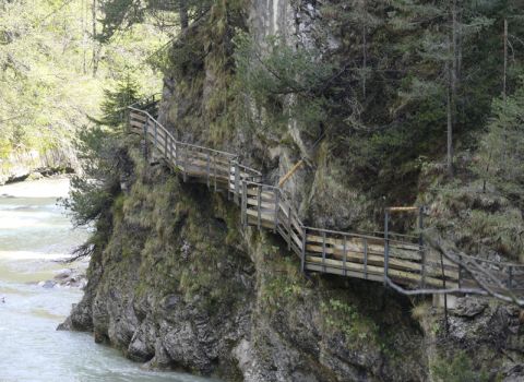 Restoration of a historical path in the precipice of the Slizza river - Tarvisio (UD)